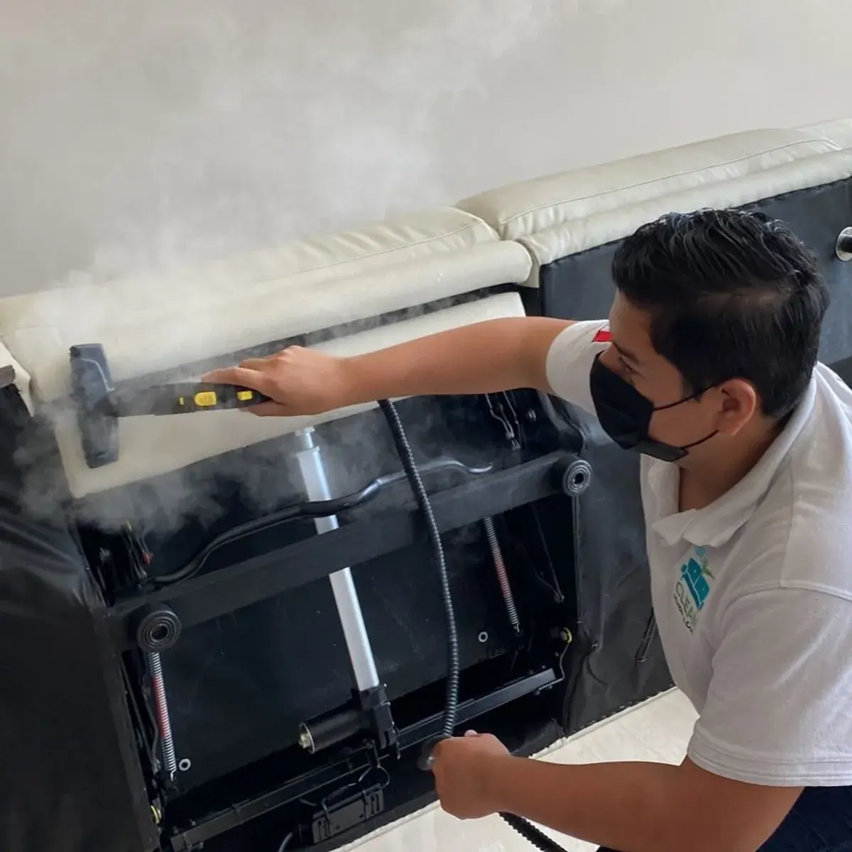 Trabajo 5 de CLEAN Muebles & Carros en Acapulco